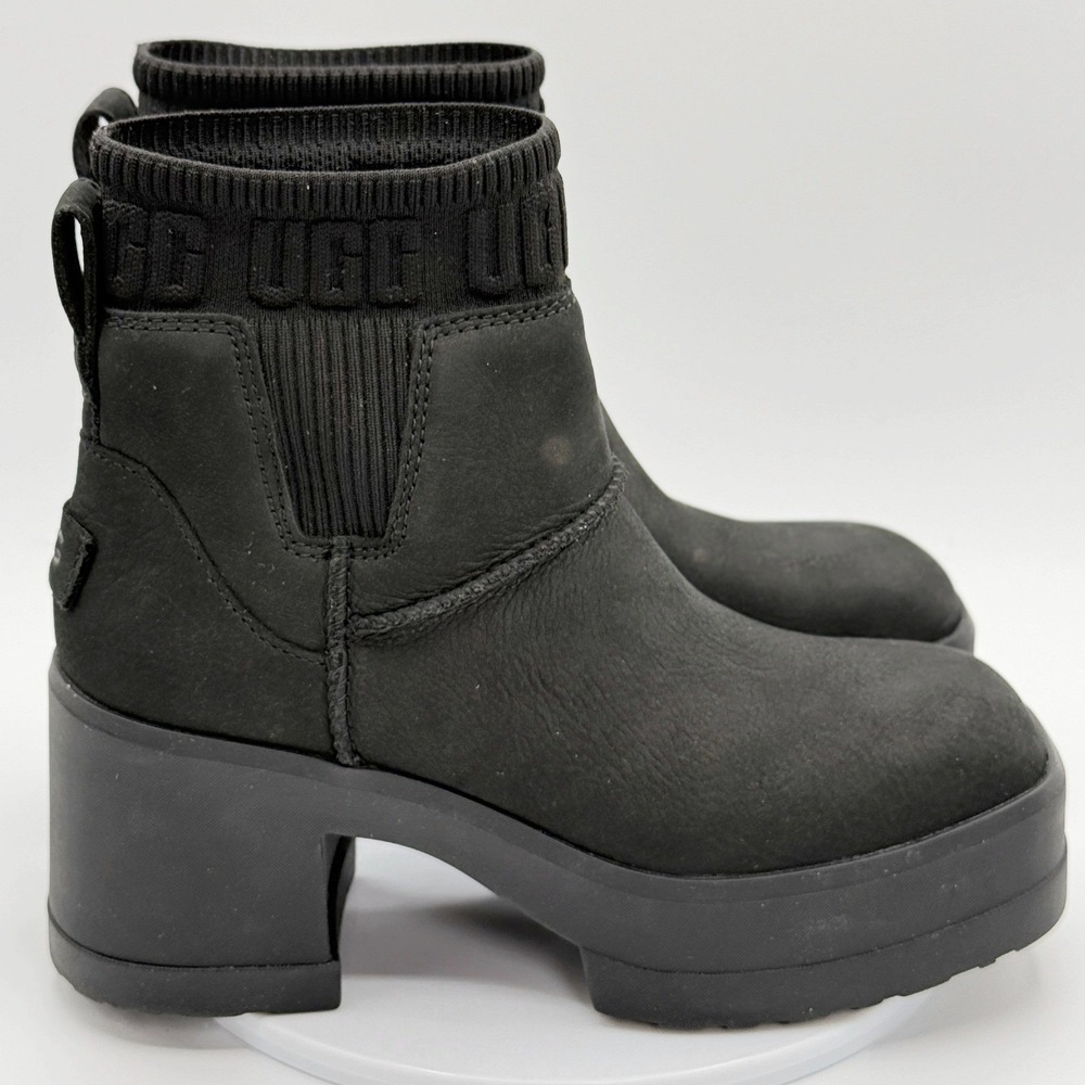 UGG Moxy Platform Chelsea Boot / Size 7.5 Womens / Black Leather Waterproof